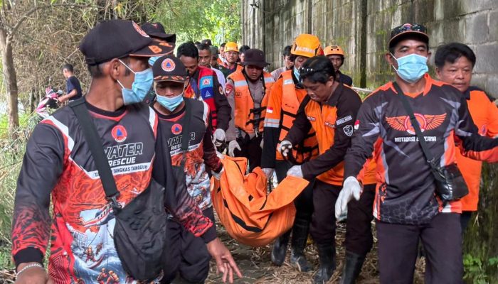 Tim SAR Gabungan Evakuasi Pemuda Jatuh di Sungai Bengawan Madiun