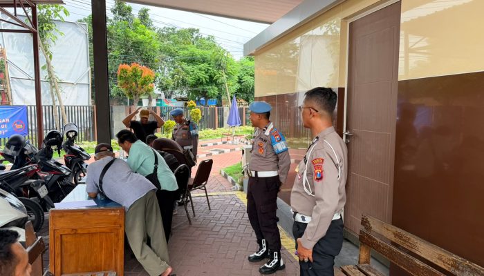 Polresta Sidoarjo Intensifkan Patroli, Cegah Praktik Calo di Kantor Samsat