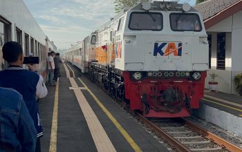 KAI Tambah Kapasitas Angkut Commuter Line di Surabaya