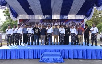Semarak Hardikal ke-80, TNI AL dan Warga Surabaya Bersihkan Kota