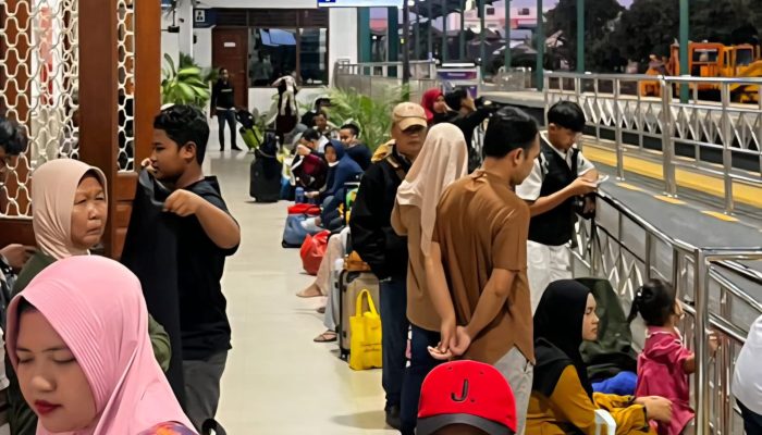 Libur Panjang, Penumpang Commuter Line di Surabaya Tembus 156 Ribu Lebih