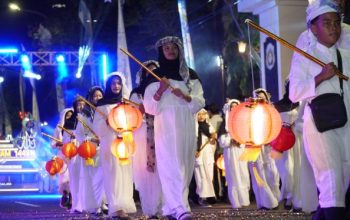 Doa Bersama Hingga Pawai Lampion Sambut Tahun Baru Islam di Lamongan