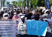 Ribuan Warga Lamongan Gelar Aksi Dukung Keberlanjutan MBG