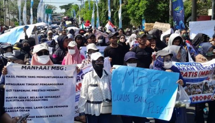 Ribuan Warga Lamongan Gelar Aksi Dukung Keberlanjutan MBG