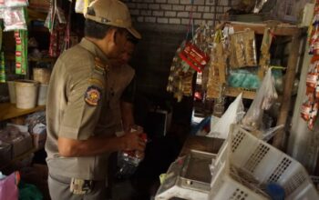 Petugas Satpol PP Lamongan Amankan 3.040 Batang Rokok Ilegal