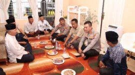 Kapolresta Sumenep Kombes Pol Ariek Indra Sentanu jalin silaturahmi dengan tokoh agama, Selasa, 21 Juli 2026. (Foto Istimewa)