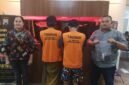 Dua pengedar sabu-sabu dibekuk petugas Satresnarkoba Polrestabes Surabaya. (Foto Istimewa)
