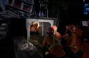 Tingkatkan Kemampuan Dalam Operasi Urban SAR, Kantor SAR Surabaya Gelar Simulasi Pencarian di Bangunan Runtuh. (Foto Istimewa)
