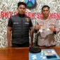 Polisi tunjukkan barang bukti ratusan Pil Y yang disita dari pria berinisial I, warga Pulau Pagerungan Kecil, Kecamatan Sapeken. (Foto Istimewa)