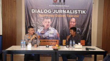 Kombes Pol. Ariek duduk bersama Ketua IJTI Korda Madura Raya Veros Afif. (Diluartv Photo)
