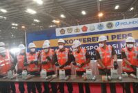 Modus keramik dilapisi aluminium foil, Bea Cukai dan Polri gagalkan ekspor 3,4 ton Merkuri Cair senilai Rp17,5 Miliar di Surabaya. (Diluartv Photo)
