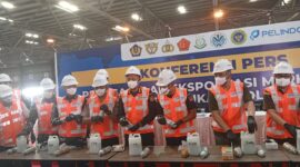 Modus keramik dilapisi aluminium foil, Bea Cukai dan Polri gagalkan ekspor 3,4 ton Merkuri Cair senilai Rp17,5 Miliar di Surabaya. (Diluartv Photo)
