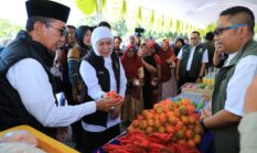 Gubernur Khofifah Gelar Pasar Murah di Pamekasan