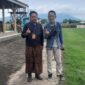 Penulis sebelah kanan. Didik Setia Budi, lahir di Kalianget. (Diluartv Photo)