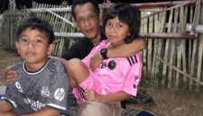 Penulis Didik Setia Budi, lahir di Kalianget. (Diluartv Photo)