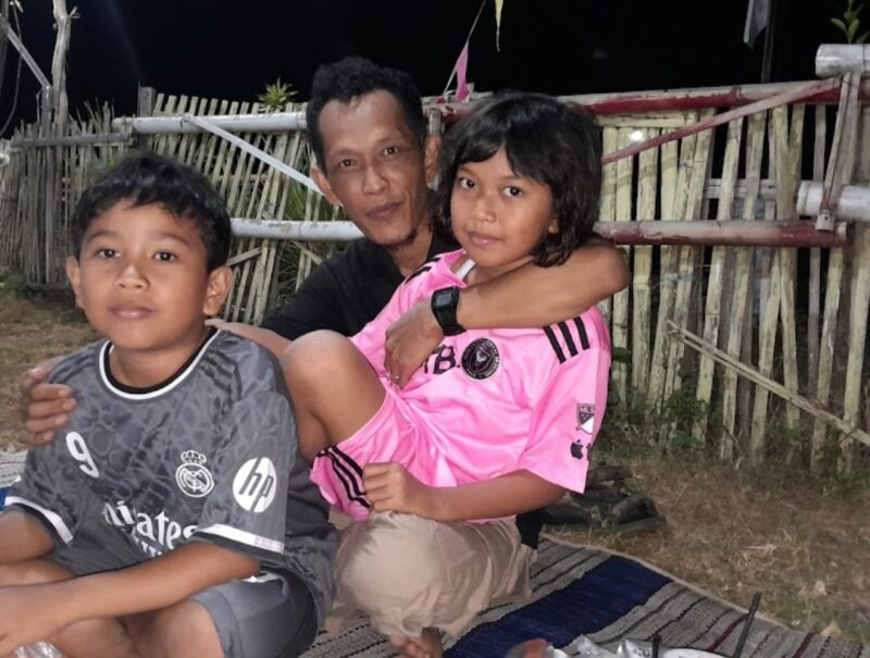 Penulis Didik Setia Budi, lahir di Kalianget. (Diluartv Photo)