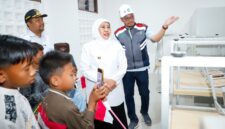 Gubernur Khofifah memantau progres pelaksanaan sekolah rakyat terintegrasi di Sampang, Jawa Timur. (Foto Istimewa)