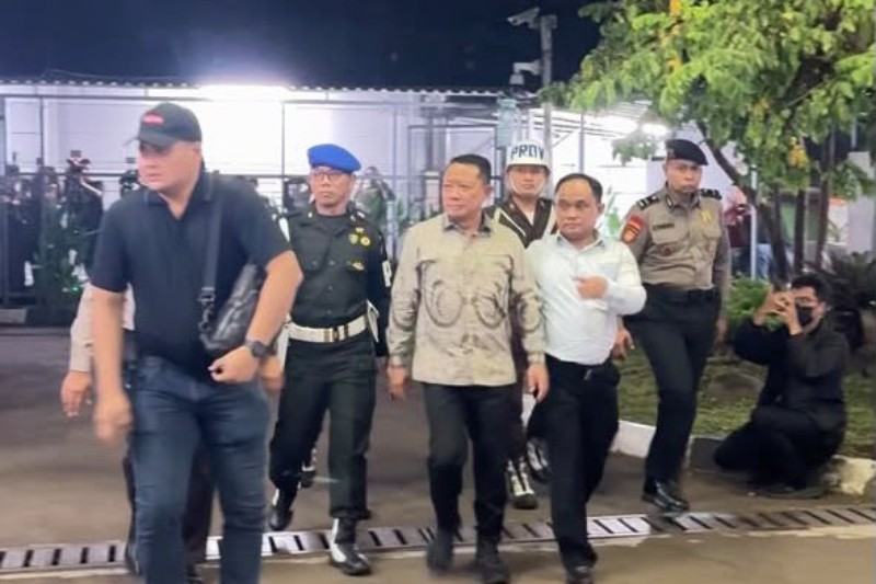 Penetapan status tersangka dan penahanan Eks Jampidsus Febrie Adriansyah disampaikan penyidik Kejagung pada Jumat (24/7/2026) sekitar pukul 19.00 WIB. (Foto Istimewa)