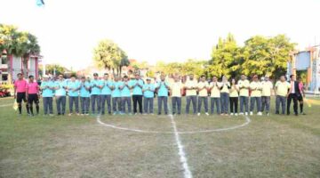 Tim Forkopimda dan BPMD berpose jelang laga bola Agustusan di halaman Pemkab Sumenep, Kamis, 13 Agustus 2026. (Diluartv Photo)