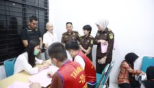 Kasus Love Scamming Internasional dilimpahkan ke Kejaksaan Negeri Surabaya. (Diluartv Photo)