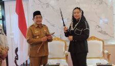 Bupati Brebes Paramitha Widya Kusuma ditemui Wakil Bupati Sumenep KH Imam Hasyim saat berkunjung ke Sumenep beberapa waktu lalu. (Foto Istimewa)