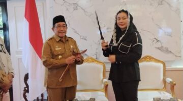 Bupati Brebes Paramitha Widya Kusuma ditemui Wakil Bupati Sumenep KH Imam Hasyim saat berkunjung ke Sumenep beberapa waktu lalu. (Foto Istimewa)