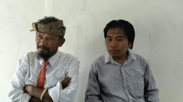Pengacara YLBHM Kurniadi dan Sofari saat diwawancarai wartawan, Selasa, 8 September 2026. (Diluartv Photo)