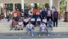 IJTI dan PWI Lamongan gelar doa bersama bagi 5 Jurnalis yang hilang kontak saat meliput peristiwa Gunung Anak Krakatau, Senin, 14 September 2026. (Diluartv Photo)