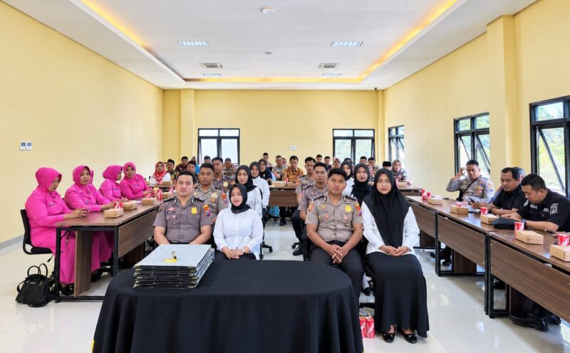 Polresta Sumenep menggelar Sidang BP4R (Badan Pembantu Penasehat Perkawinan, Perceraian dan Rujuk) bagi personel Polri yang akan melangsungkan pernikahan, Selasa, 15 September 2026. (Diluartv Photo)