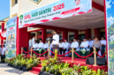 Suasana khidmat pelaksanaan Apel Hari Santri Nasional 2026 di Halaman Kantor Bupati Sumenep, di mana Bupati Sumenep Achmad Fauzi Wongsojudo bersama jajaran Forkopimda memberikan amanat di atas panggung utama.