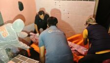 Polisi lakukan identifikasi korban di TKP. (Diluartv Photo)