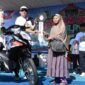 DPRD Kabupaten Sumenep menggelar kegiatan Jalan Sehat Politik dalam rangka memperingati Hari Parlemen 2026 di kawasan Taman Bunga Potre Koneng, Minggu (18/10/2026) lalu.